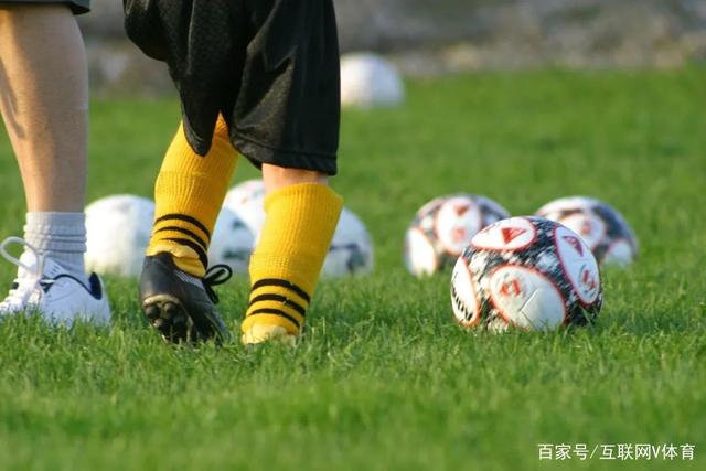 2年550万美元！萨拉基利官方：球队签下中锋瓦兰丘纳斯